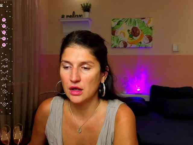 AliannaSoloKisses webcam