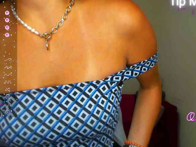 AliannaSoloKisses webcam