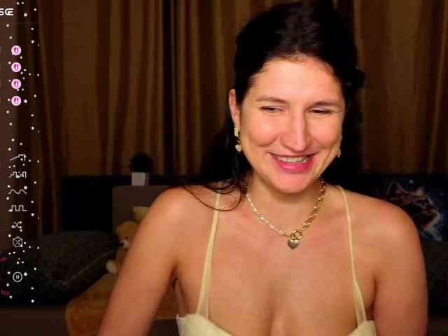 AliannaSoloKisses webcam