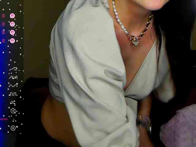 AliannaSoloKisses webcam