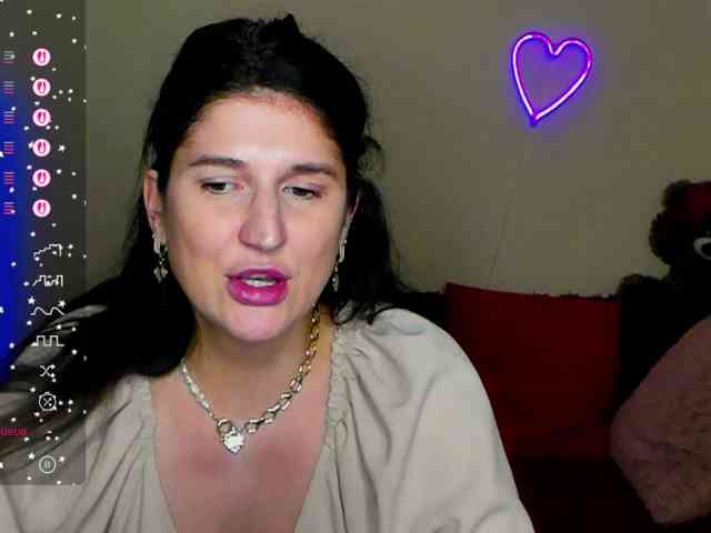 AliannaSoloKisses webcam