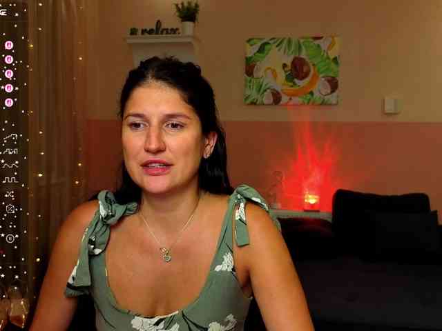 AliannaSoloKisses webcam
