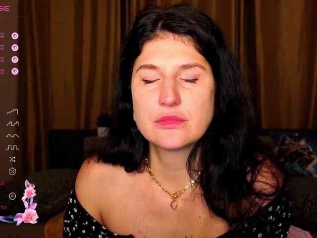 AliannaSoloKisses webcam