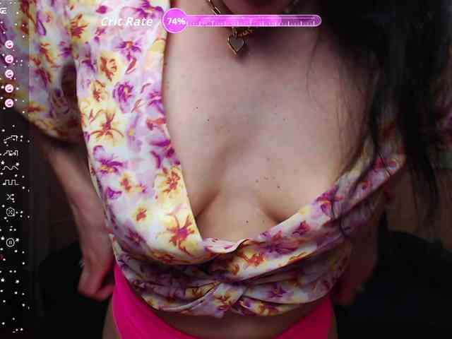 AliannaSoloKisses webcam