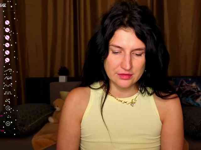 AliannaSoloKisses webcam