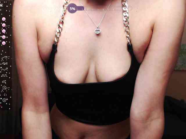 AliannaSoloKisses webcam