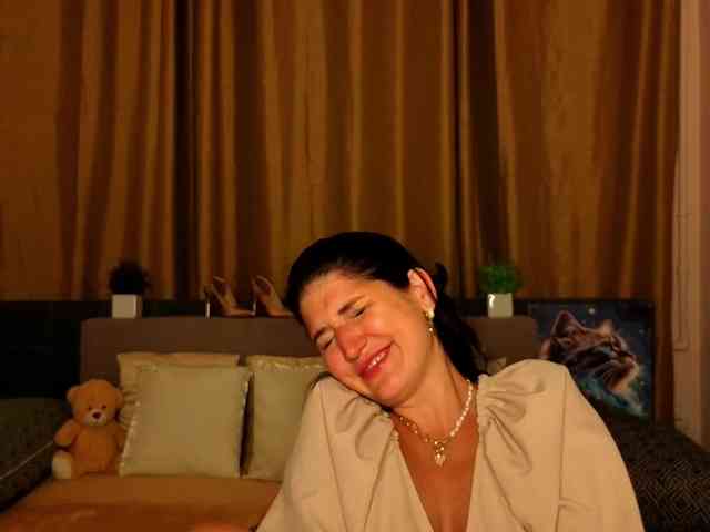 AliannaSoloKisses webcam