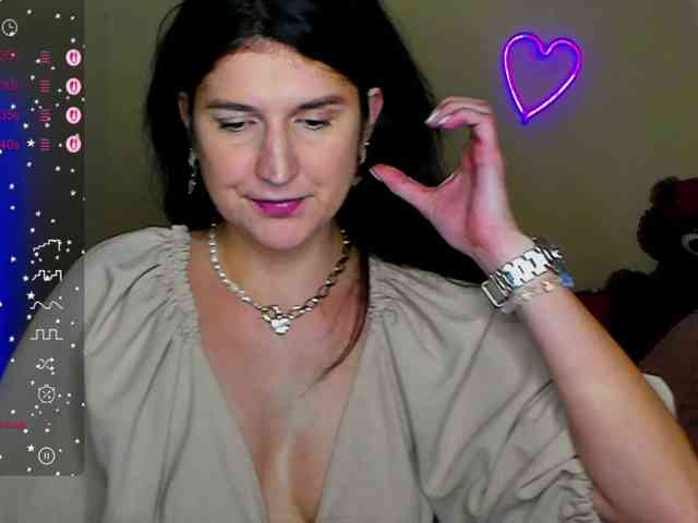 AliannaSoloKisses webcam