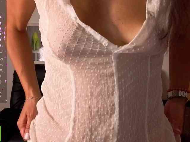 AliannaSoloKisse... Live Webcam on BongaCams