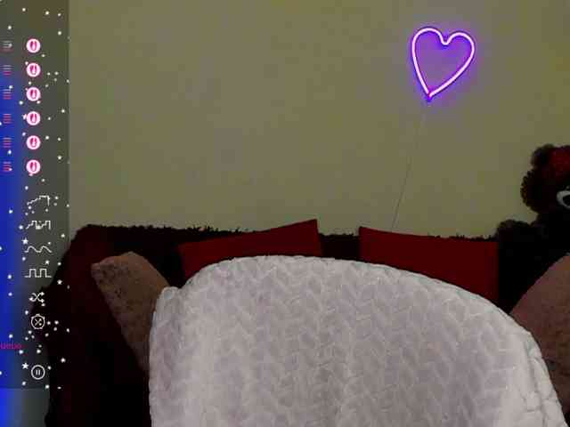 AliannaSoloKisses webcam