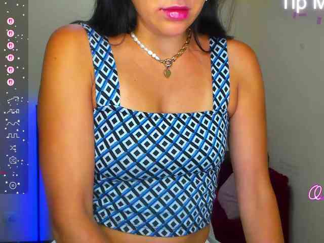 AliannaSoloKisses webcam