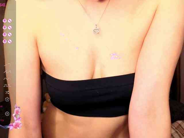 AliannaSoloKisses webcam