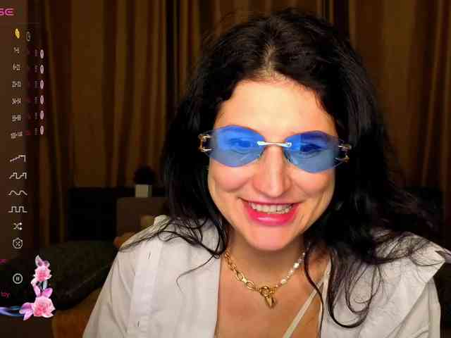 AliannaSoloKisses webcam