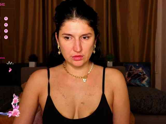 AliannaSoloKisses webcam