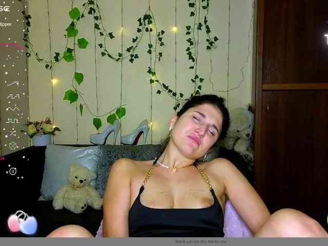 AliannaSoloKisses webcam