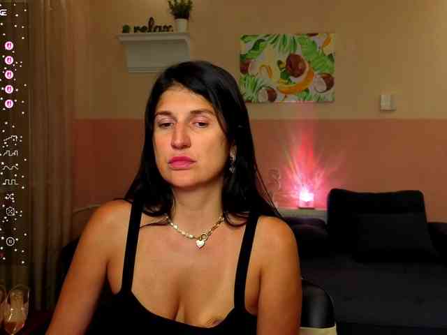AliannaSoloKisses webcam