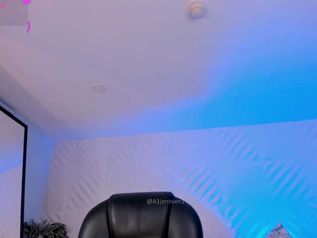 AllyJensen live cam on BongaCams