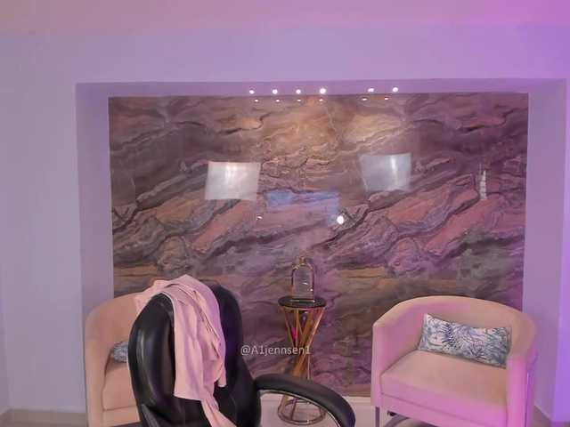 AllyJensen live cam on BongaCams