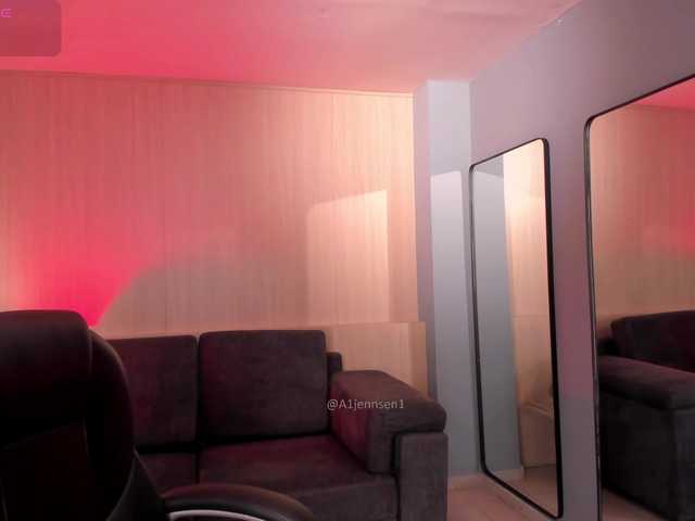 AllyJensen live cam on BongaCams