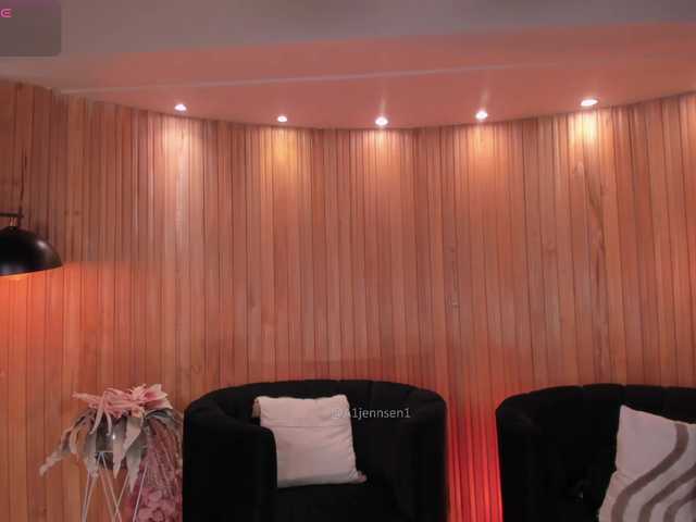 AllyJensen live cam on BongaCams