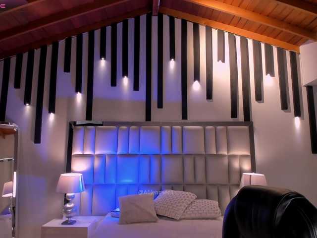 AllyJensen live cam on BongaCams