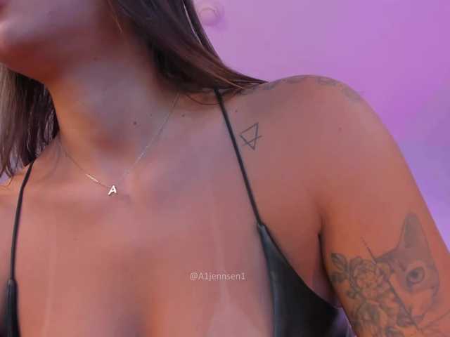 AllyJensen live cam on BongaCams