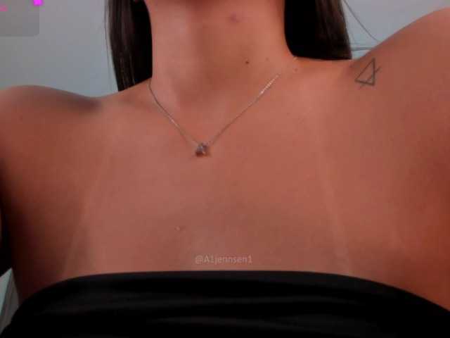 AllyJensen live cam on BongaCams