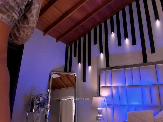 AllyJensen live cam on BongaCams