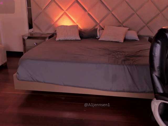 AllyJensen live cam on BongaCams