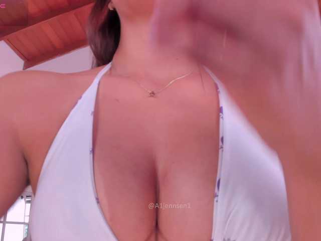 AllyJensen live cam on BongaCams