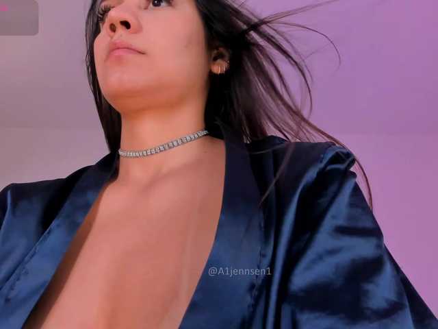 AllyJensen live cam on BongaCams