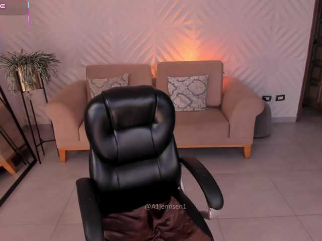 AllyJensen live cam on BongaCams