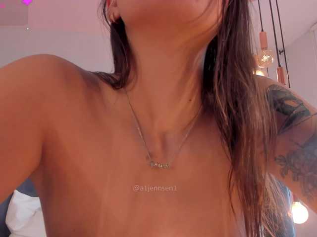 AllyJensen live cam on BongaCams