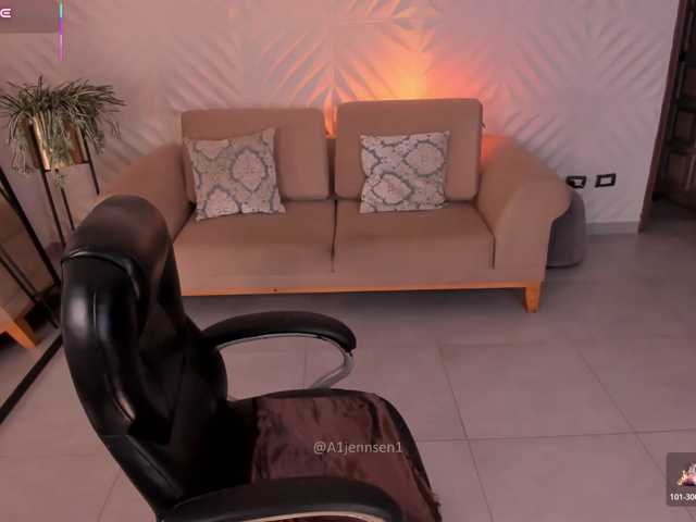 AllyJensen live cam on BongaCams