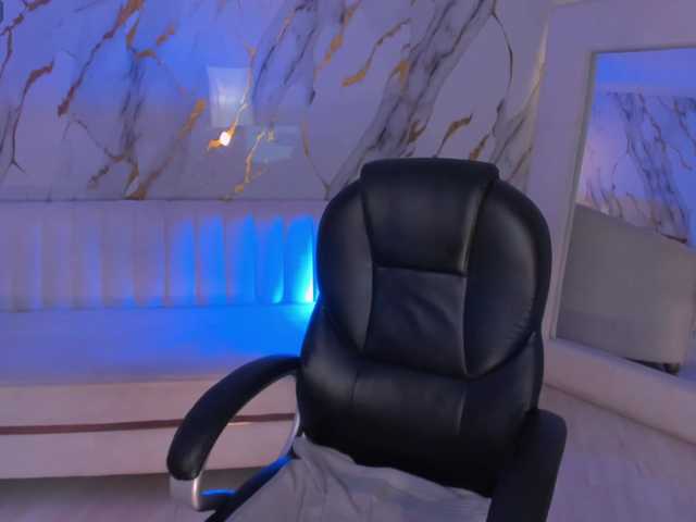 AllyJensen live cam on BongaCams