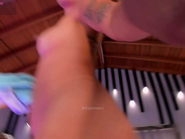 AllyJensen live cam on BongaCams