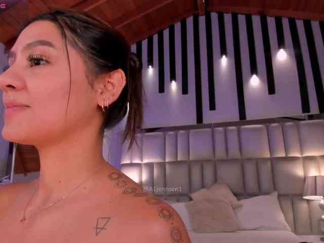 AllyJensen webcam