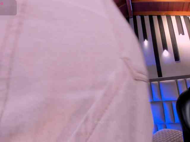 AllyJensen webcam