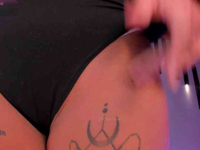AllyJensen webcam