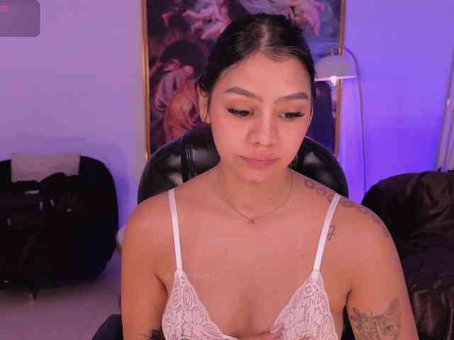 AllyJensen webcam