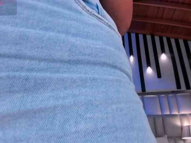 AllyJensen webcam