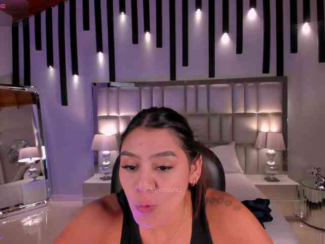 AllyJensen webcam