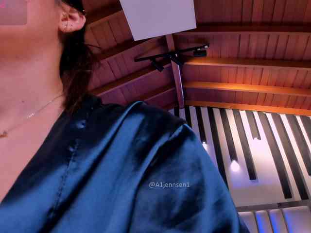 AllyJensen webcam