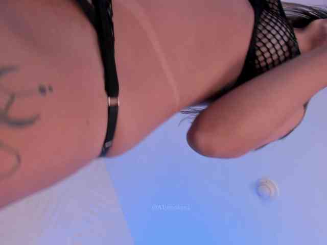 AllyJensen webcam