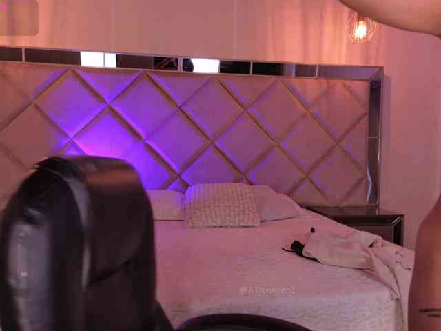 AllyJensen webcam