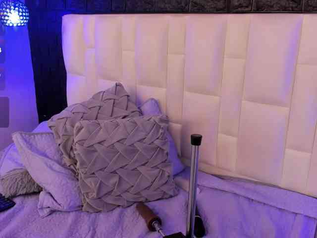 Abbyadams Live Webcam on BongaCams