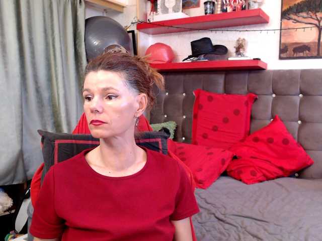 kellysurfing, live now on BongaCams