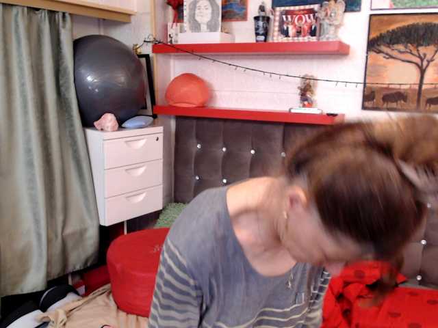 kellysurfing, live now on BongaCams