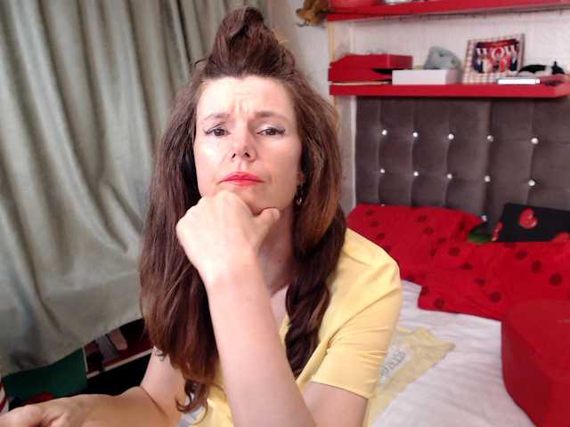 kellysurfing's BongaCams show and profile