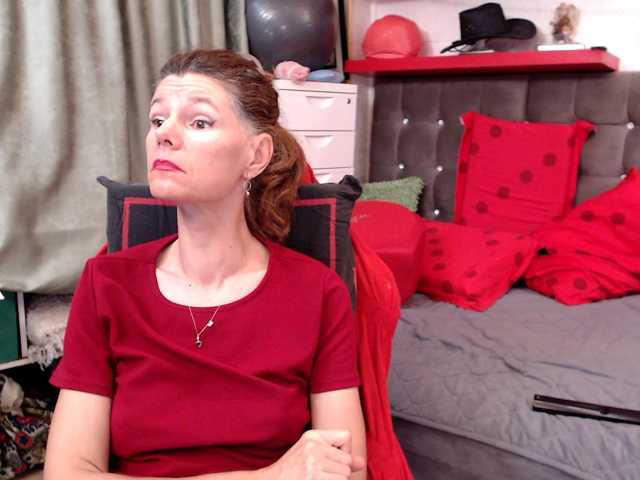 kellysurfing, live now on BongaCams